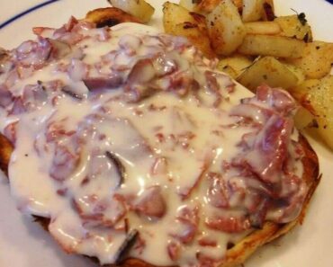 the best Creamed Chipped Beef on Toast recipe