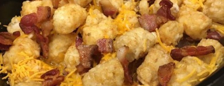 CROCK POT CHEESY CHICKEN TATER TOT CASSEROLE
