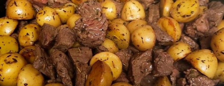 Garlic Butter Steak and Potatoes Skillet