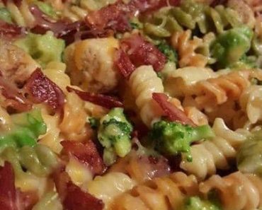 Chicken Broccoli Macaroni and Cheese with Bacon