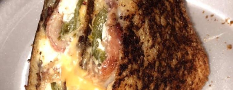 Jalapeño poppers grilled cheese