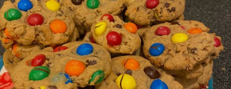 Peanut butter m&ms cookies!