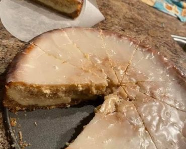 Honey Bun Cheesecake