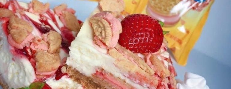 Strawberry Oreo cheesecake