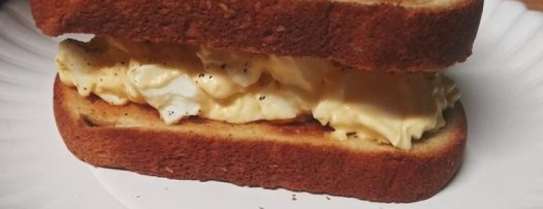 👉 Creamy Egg Salad Sandwich