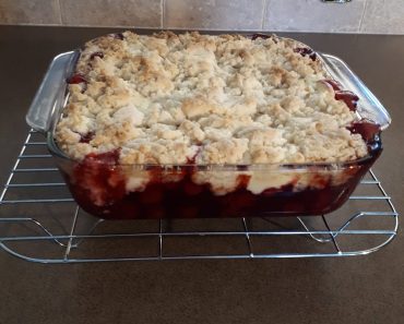 👉CherryCream Cheese Dump Cake